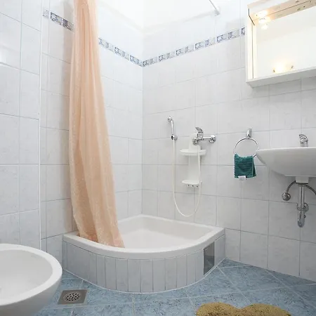 Apartment Mileta *